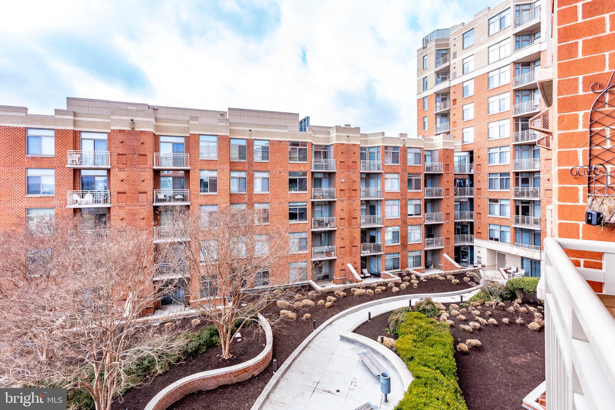 ECLIPSE ON CENTER PARK - Residential