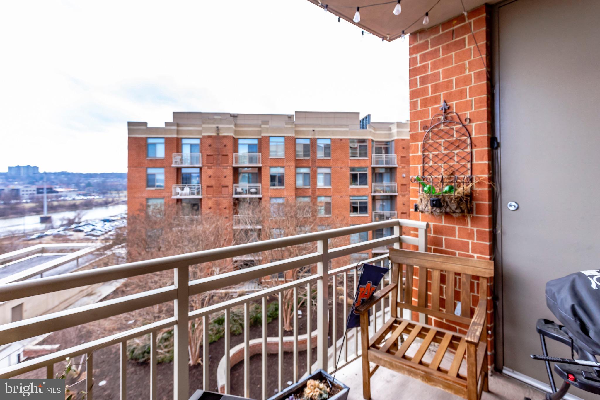 ECLIPSE ON CENTER PARK - Residential