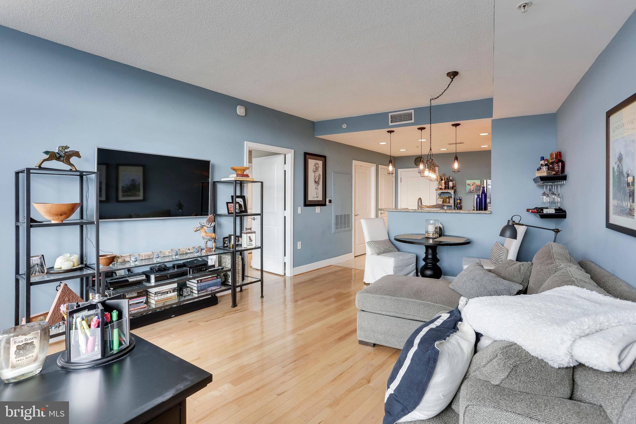 ECLIPSE ON CENTER PARK - Residential