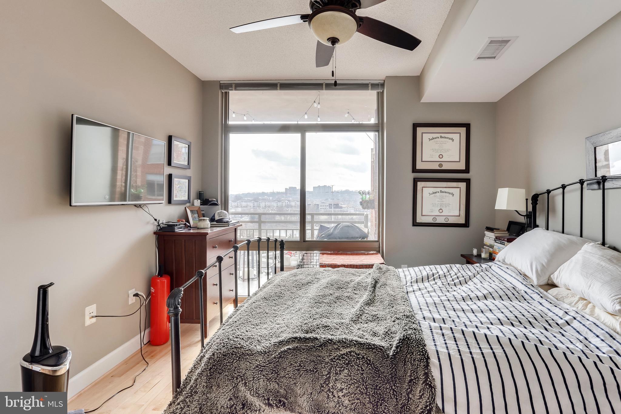 ECLIPSE ON CENTER PARK - Residential