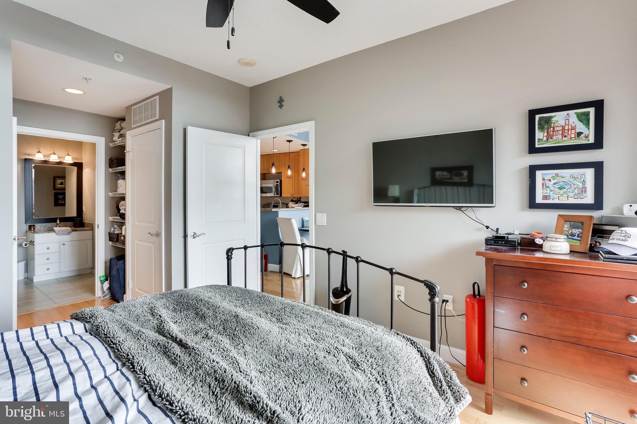 ECLIPSE ON CENTER PARK - Residential