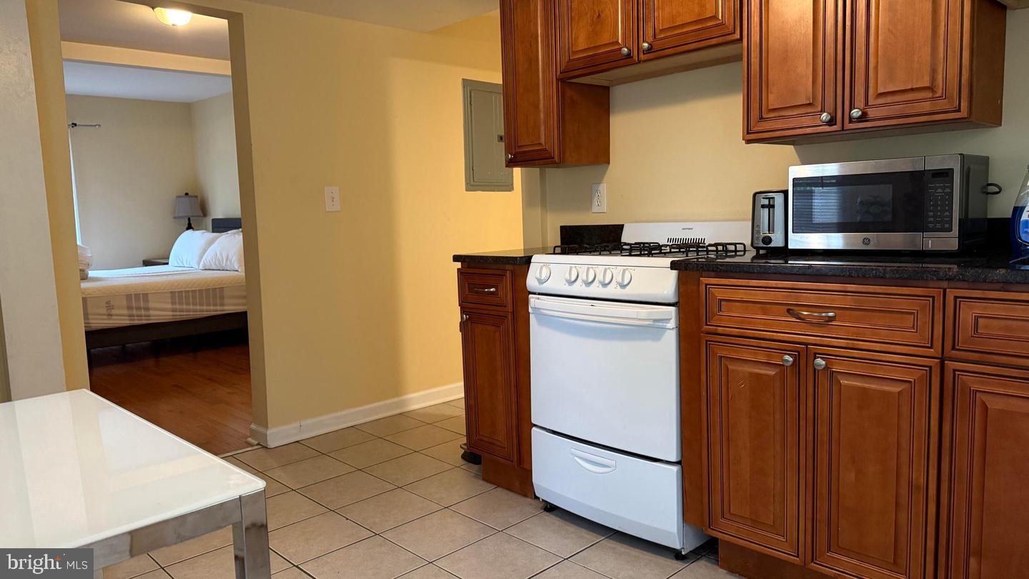 16 LINDEN LANE 2B
