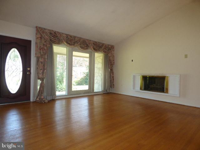 MEADOW HILL - Residential