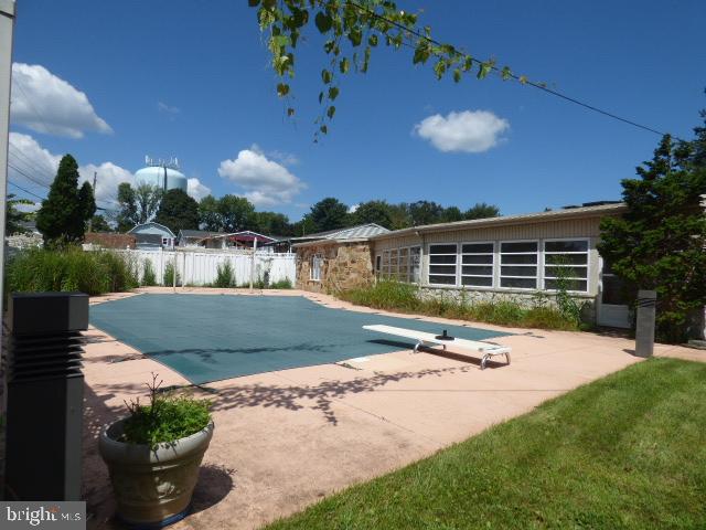 MEADOW HILL - Residential