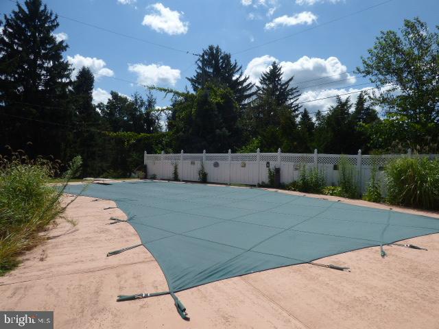 MEADOW HILL - Residential