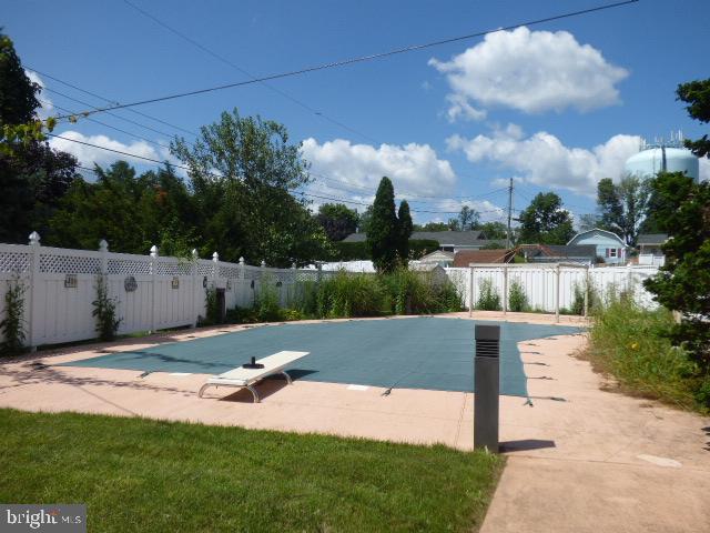 MEADOW HILL - Residential