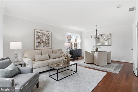 Photo of 1306 Chetworth Court, ALEXANDRIA, VA 22314 (MLS # VAAX2053548)