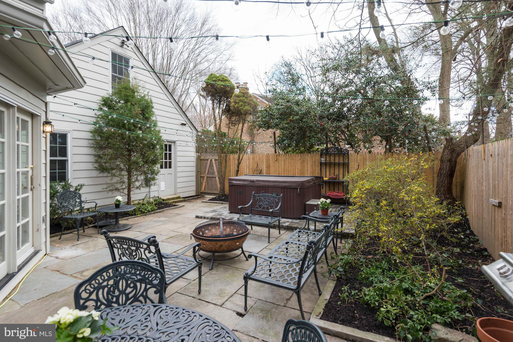 WESTMORELAND HILLS - Residential