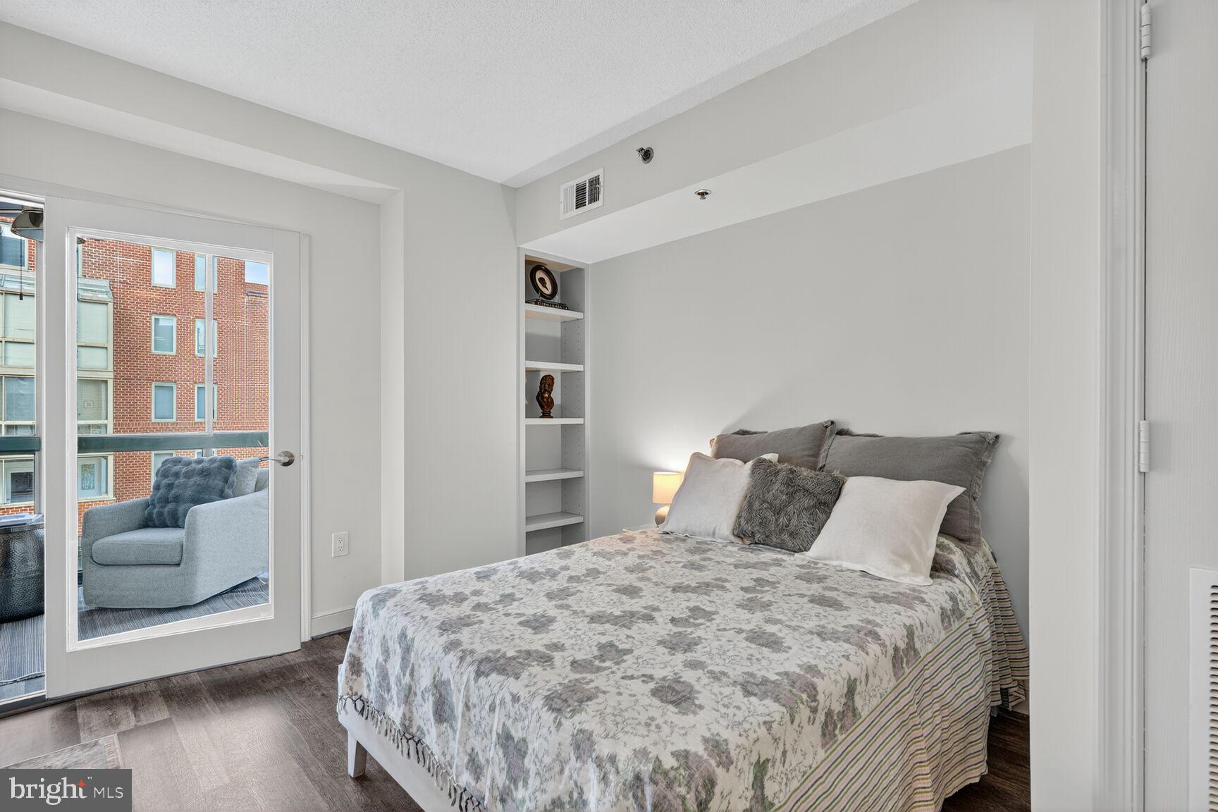 WINDSOR PLAZA - Residential Lease