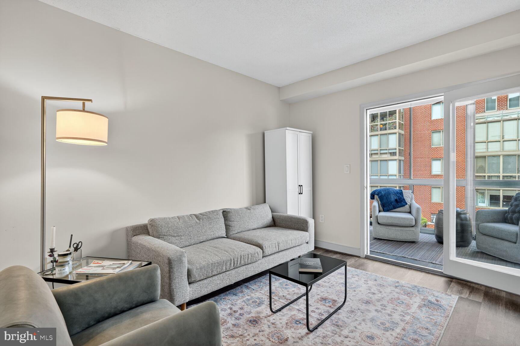 WINDSOR PLAZA - Residential Lease