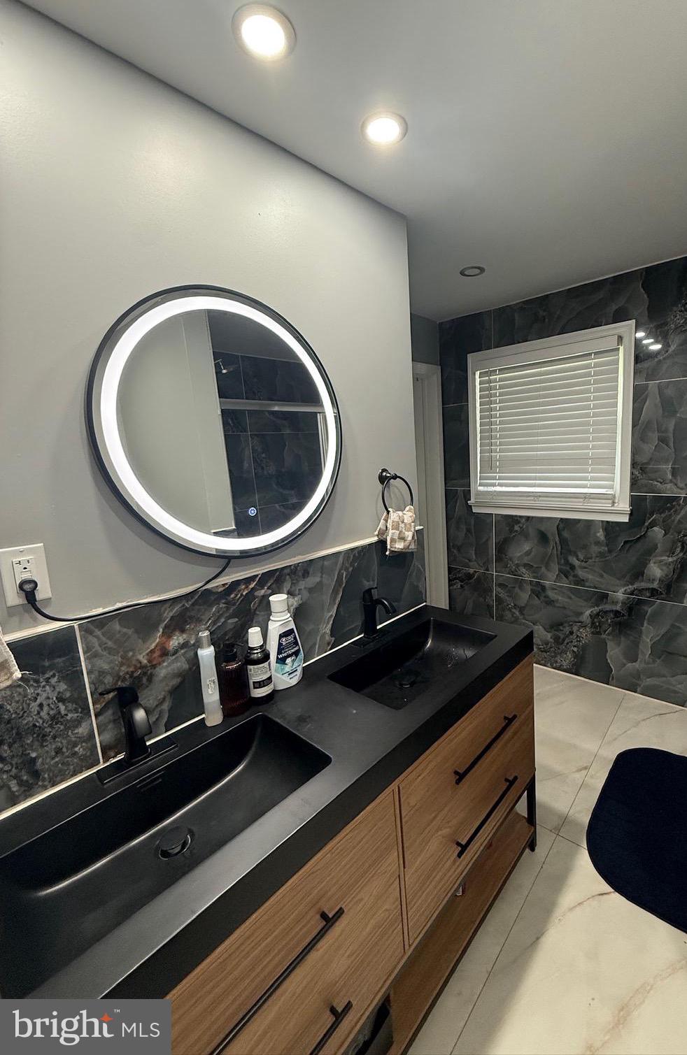 DAMASCUS OUTSIDE - Residential