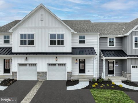 Photo of 27 Tilghman Trail, MECHANICSBURG, PA 17050 (MLS # PACB2051408)