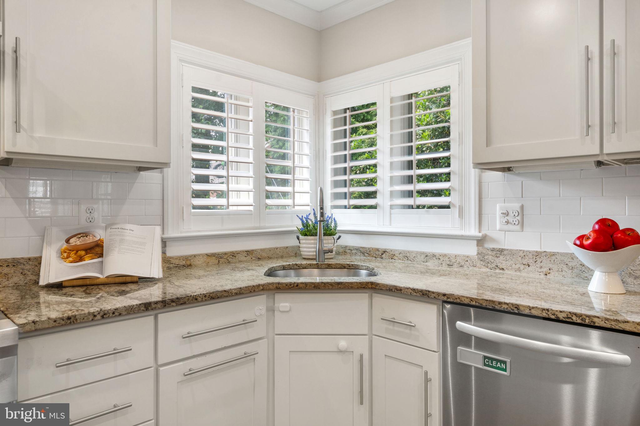 LYON VILLAGE - Residential