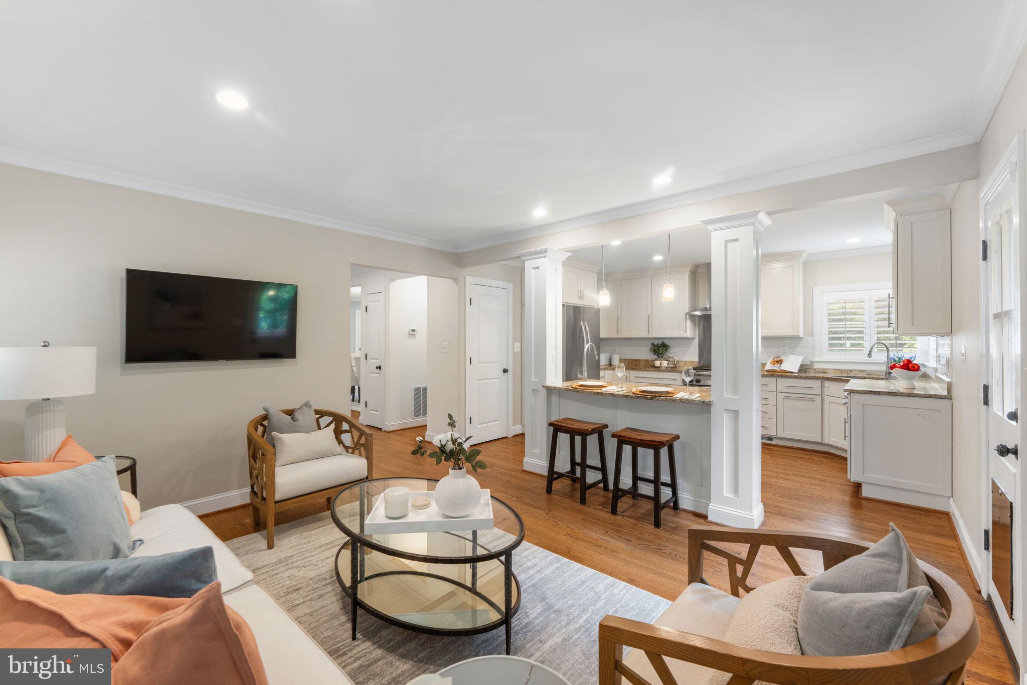 LYON VILLAGE - Residential