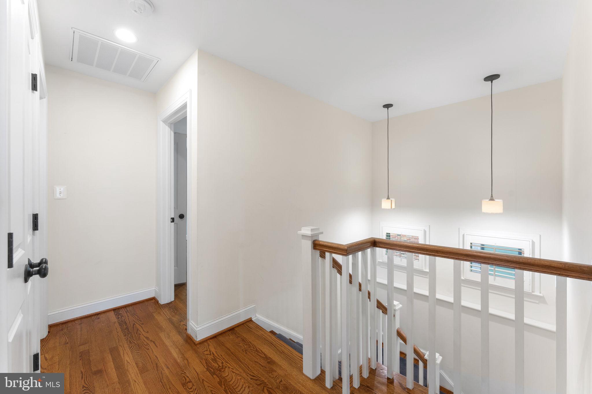 LYON VILLAGE - Residential