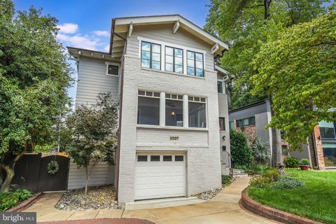 3207 19TH STREET N ARLINGTON VA 22201