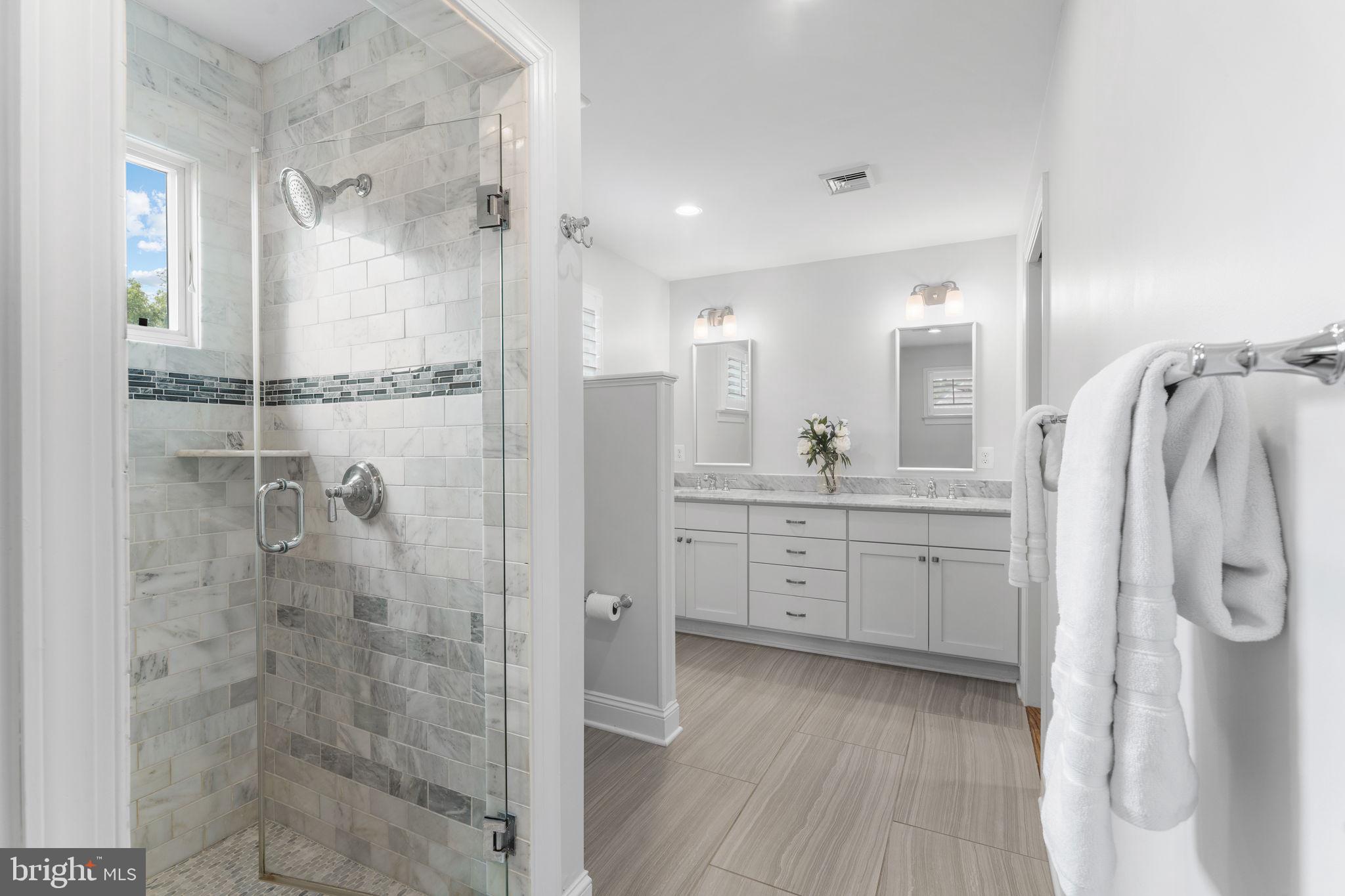 LYON VILLAGE - Residential