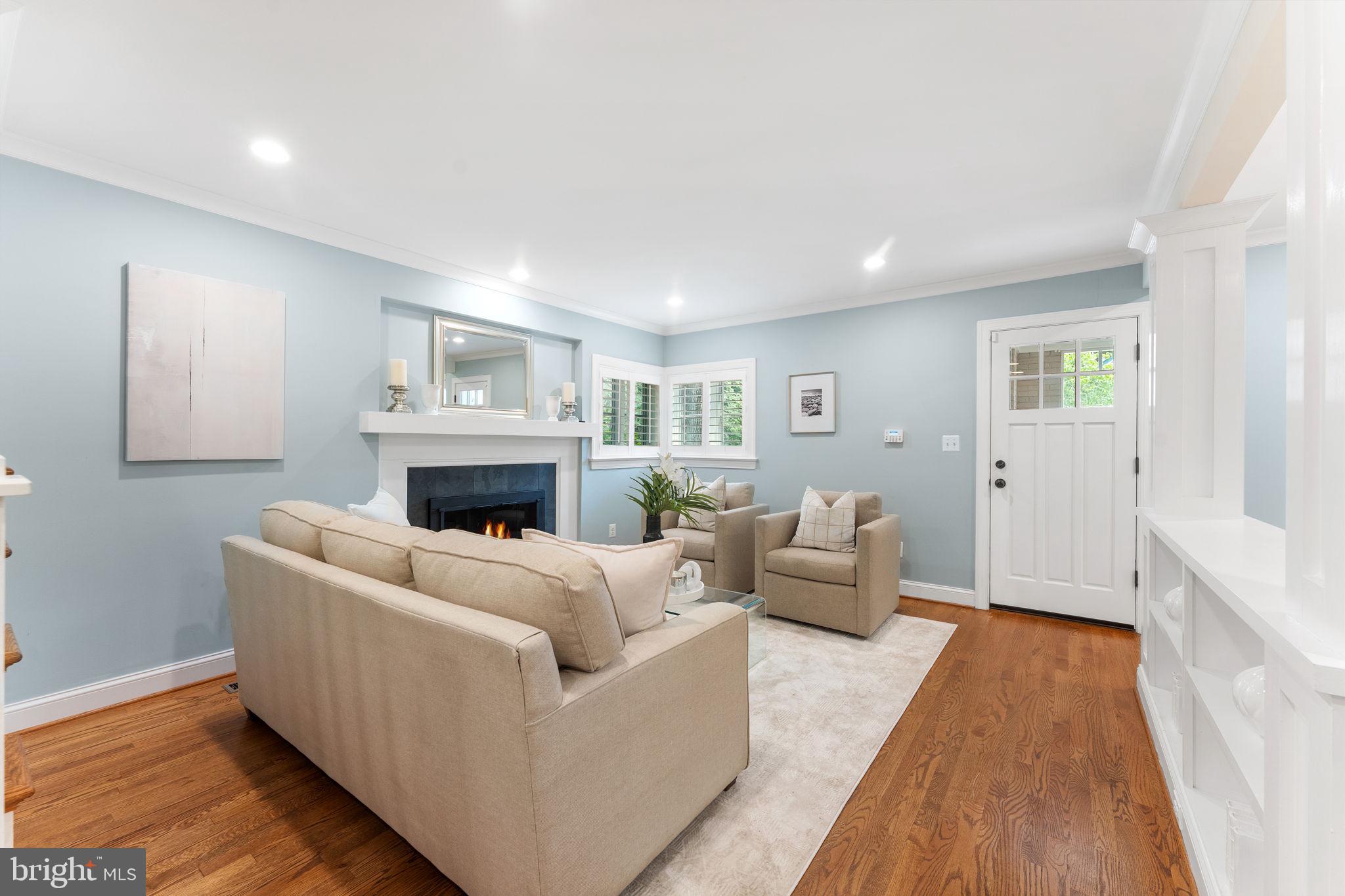 LYON VILLAGE - Residential