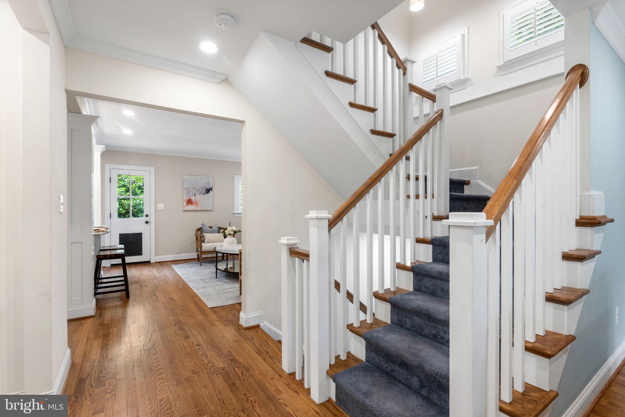 LYON VILLAGE - Residential