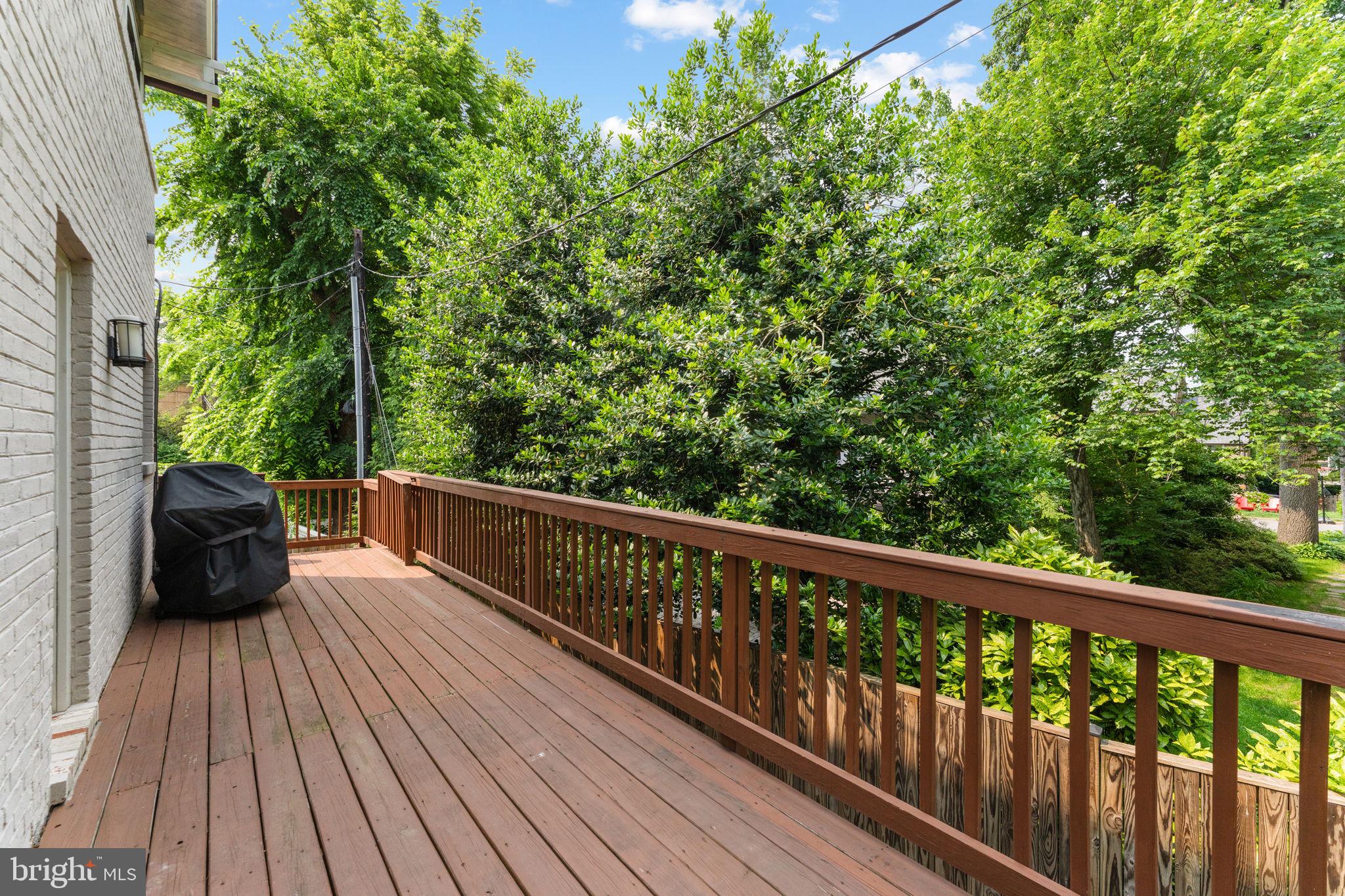 LYON VILLAGE - Residential