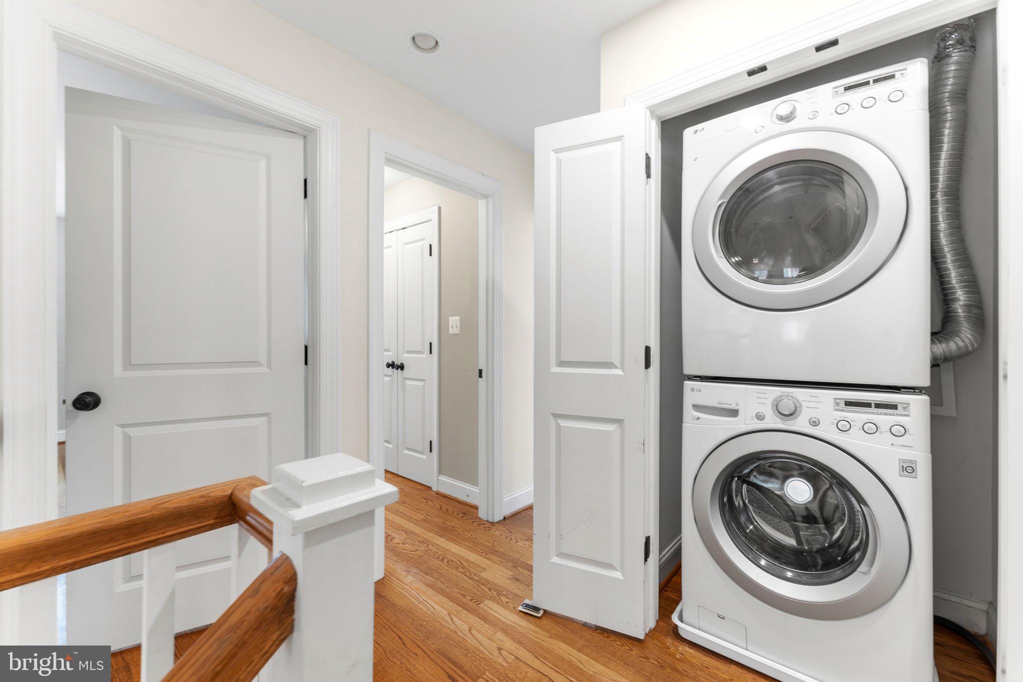 LYON VILLAGE - Residential