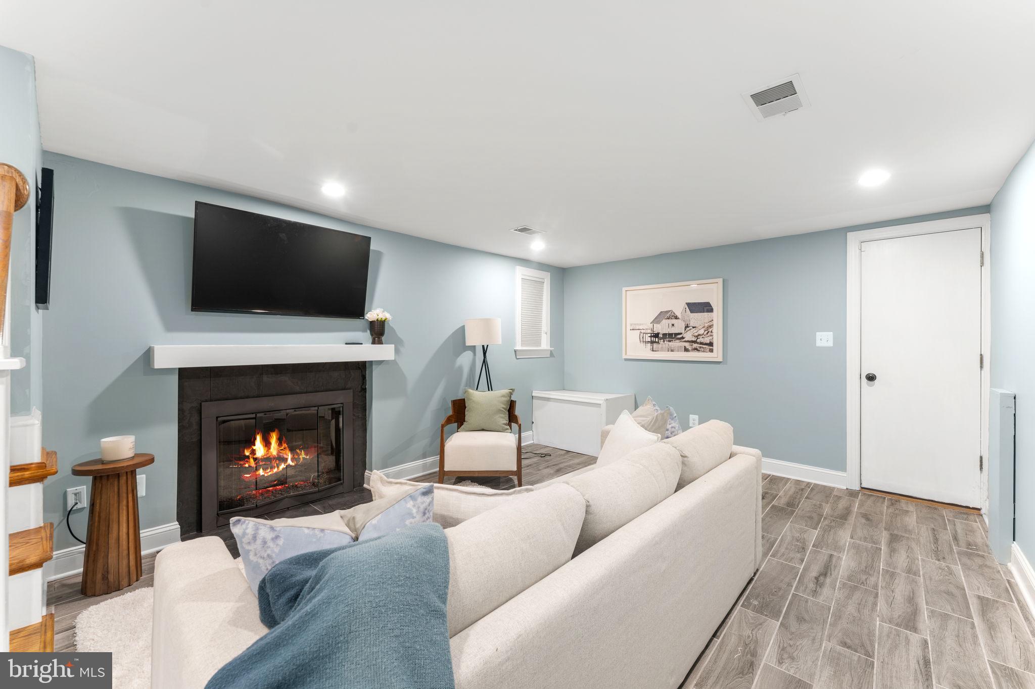 LYON VILLAGE - Residential