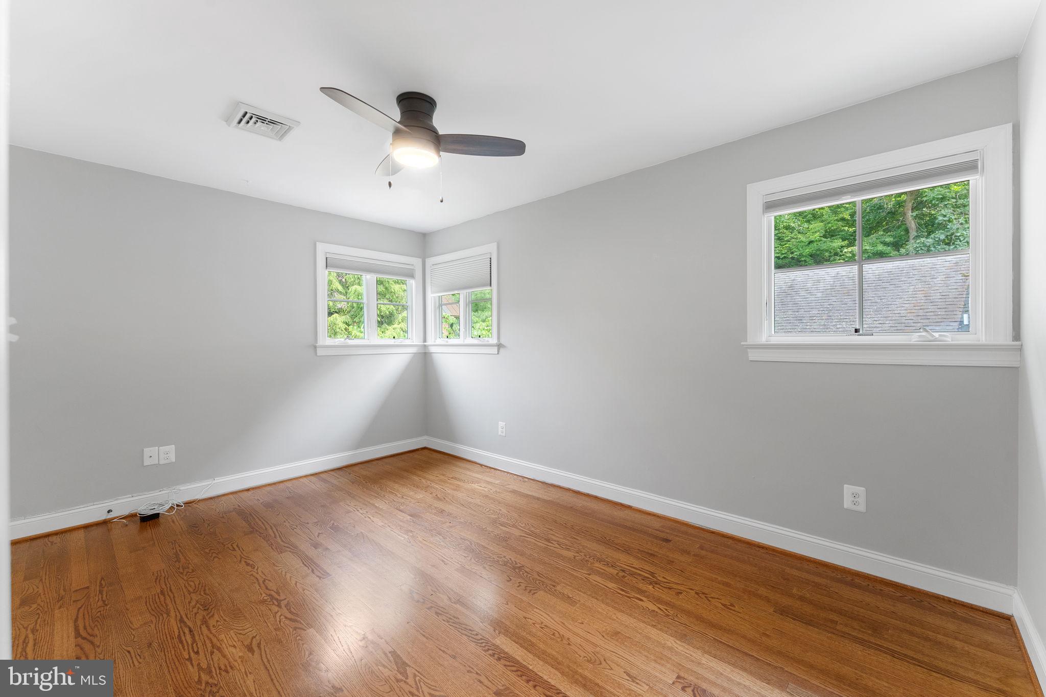 LYON VILLAGE - Residential