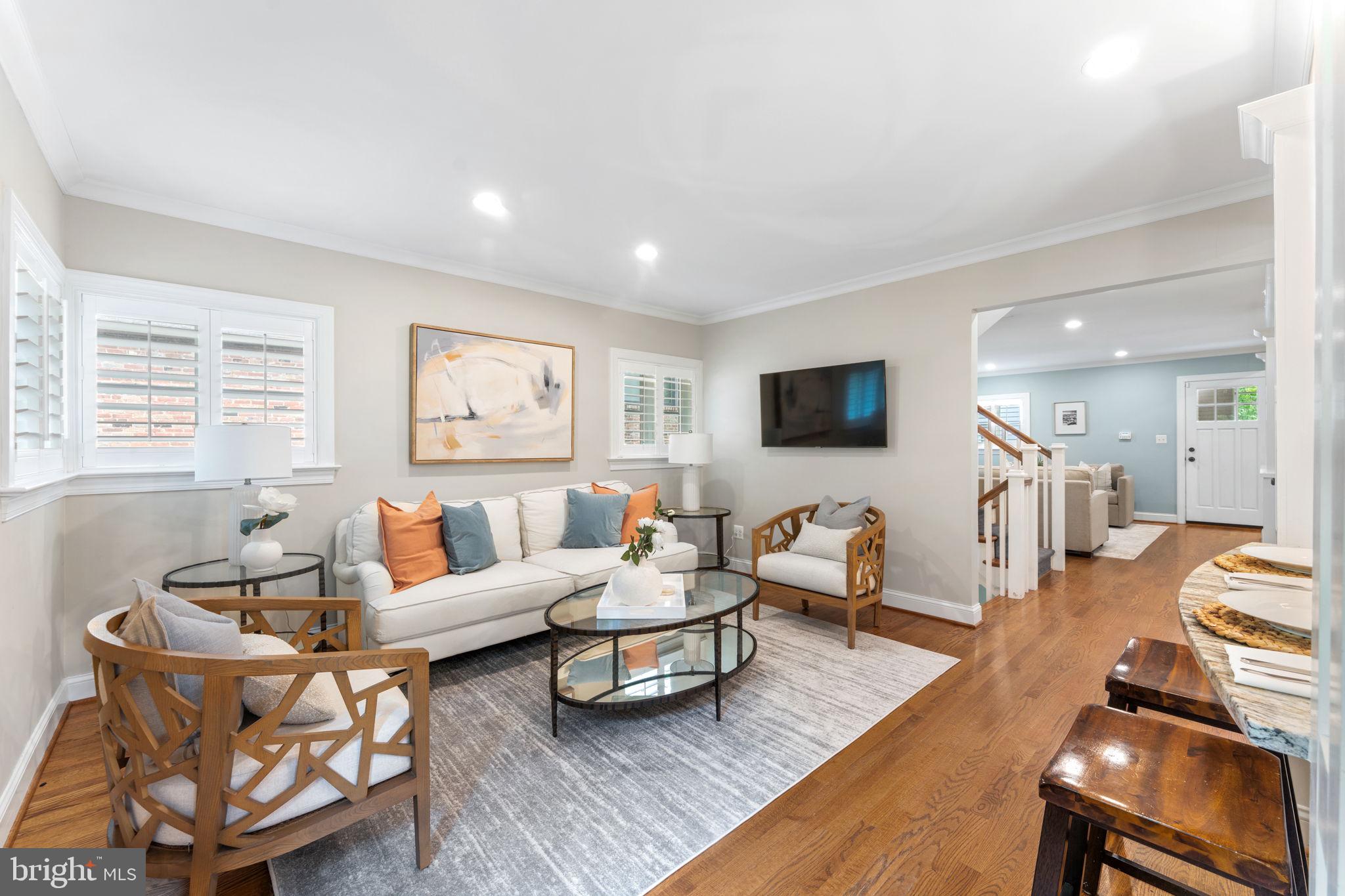 LYON VILLAGE - Residential