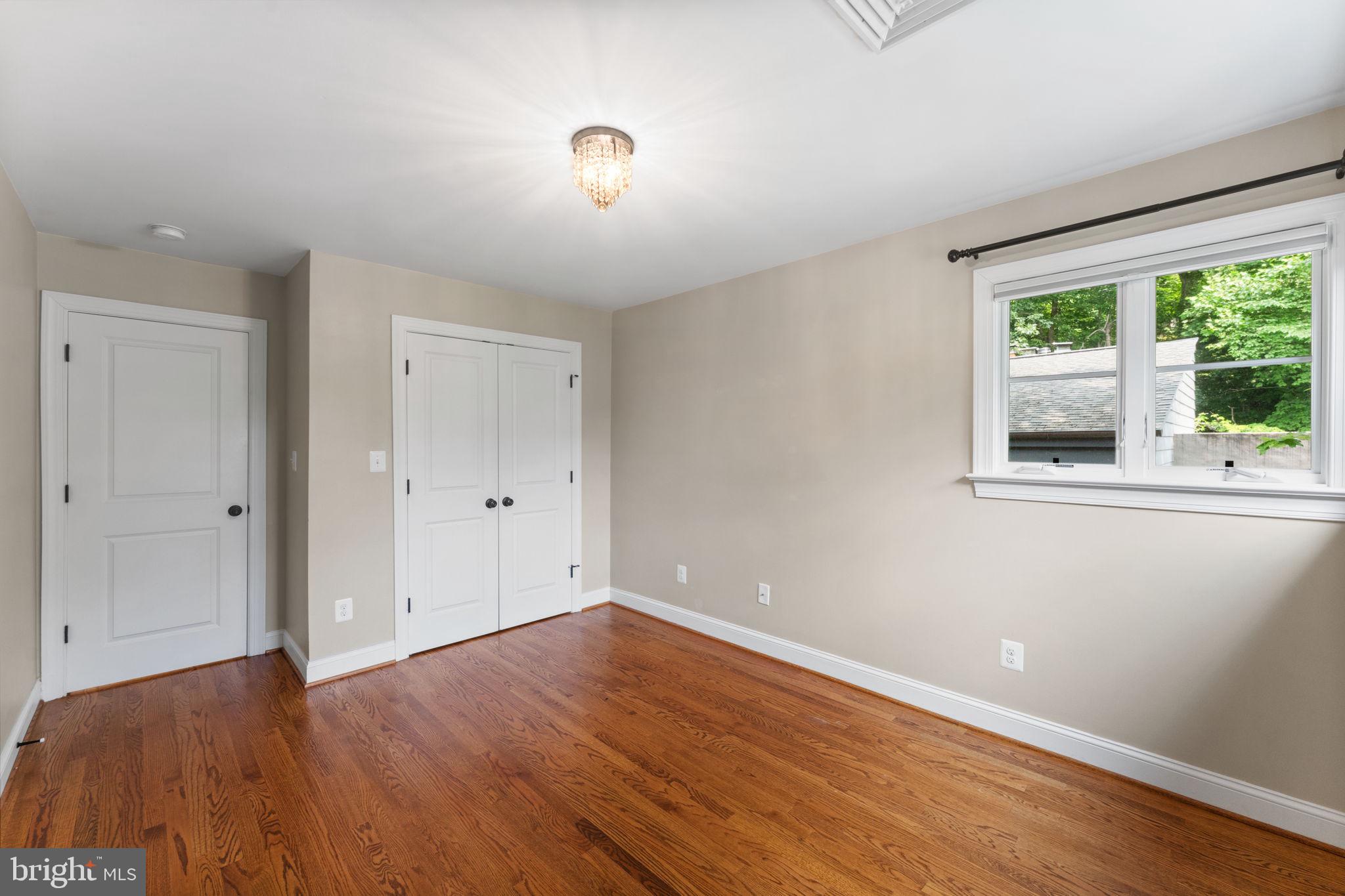 LYON VILLAGE - Residential