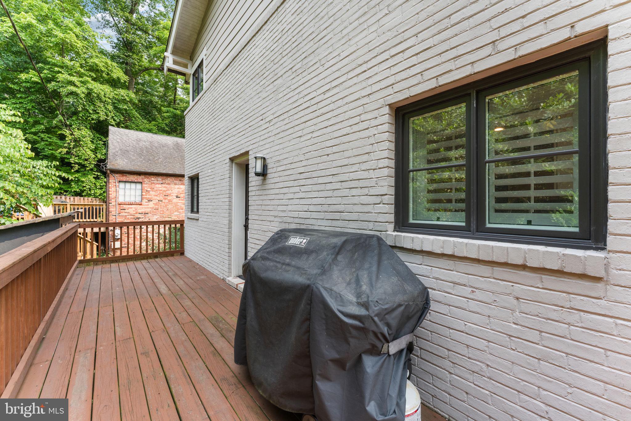 LYON VILLAGE - Residential