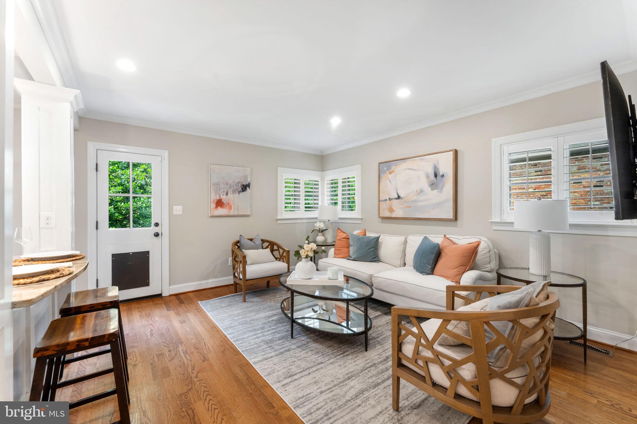 LYON VILLAGE - Residential