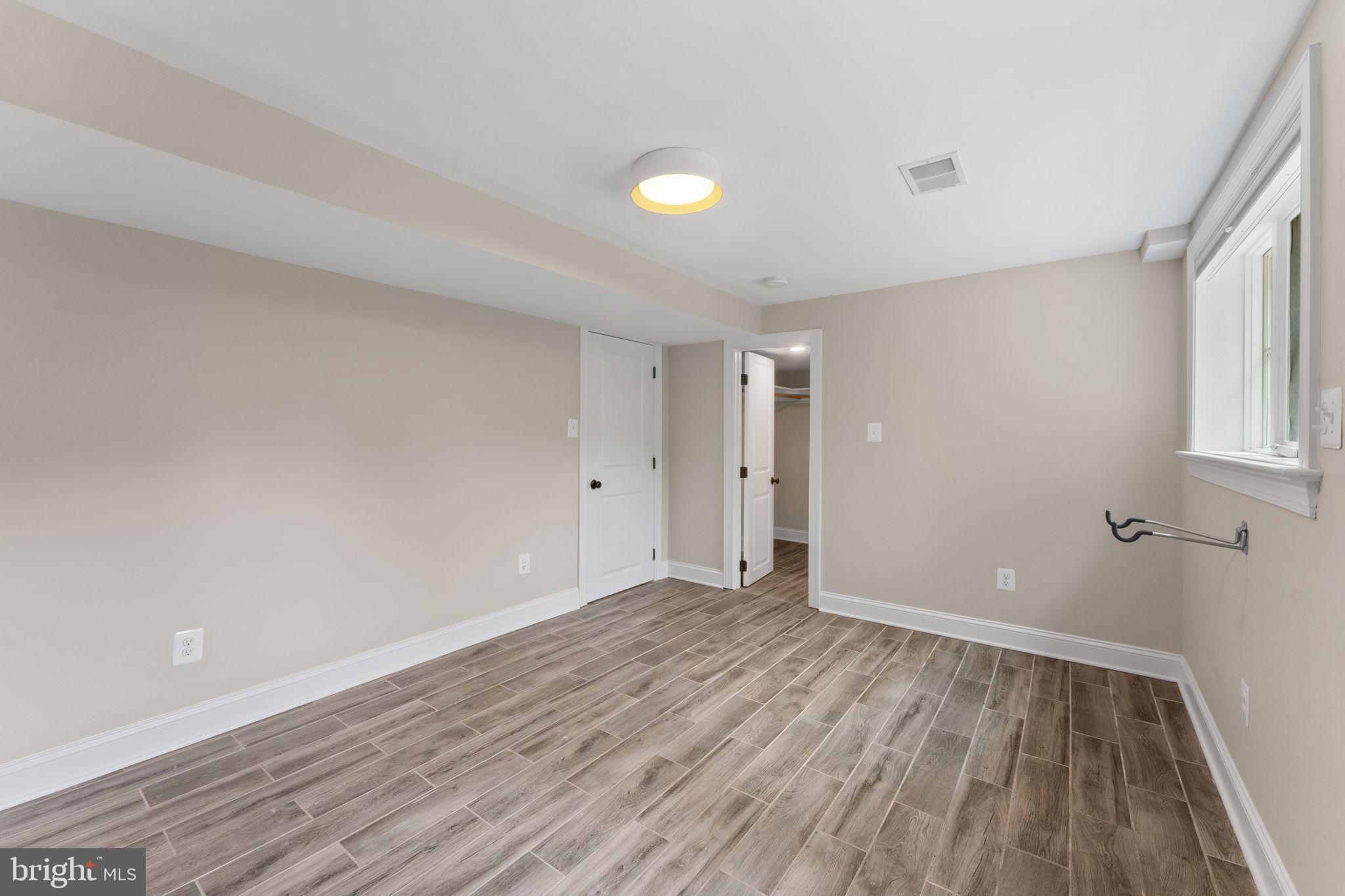 LYON VILLAGE - Residential