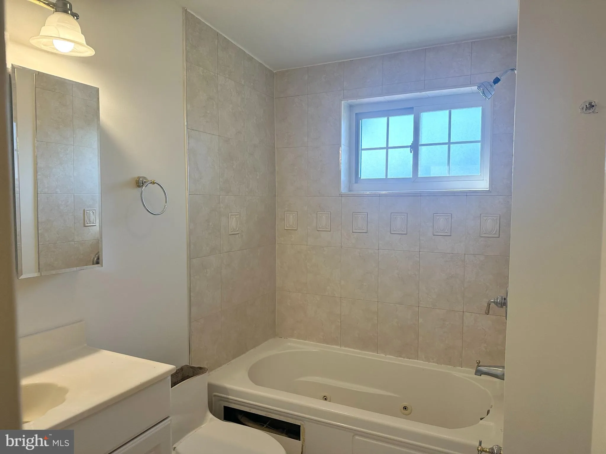 Baltimore, Maryland 21209, United States, 4 Bedrooms Bedrooms, ,3 BathroomsBathrooms,Residential,Active,223654