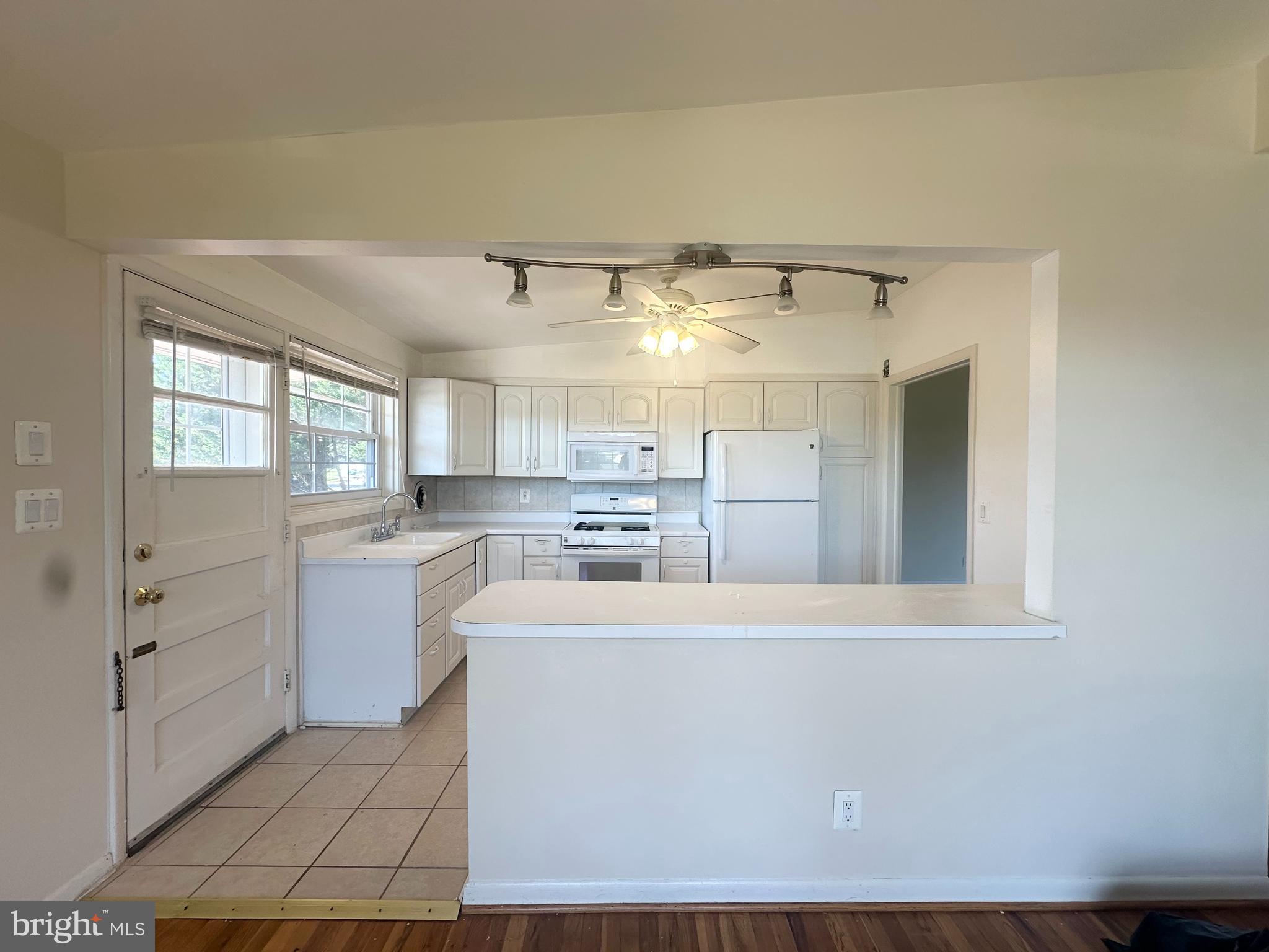 FOREST GREEN - Residential Lease