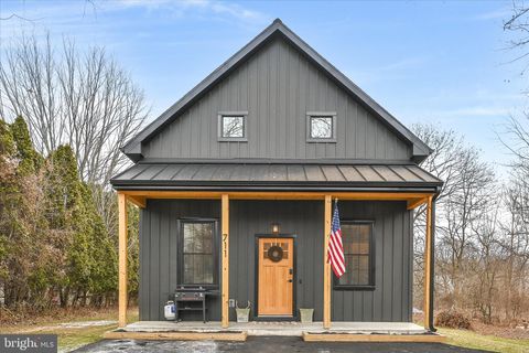 711 GROVE AVENUE MOHNTON PA 19540