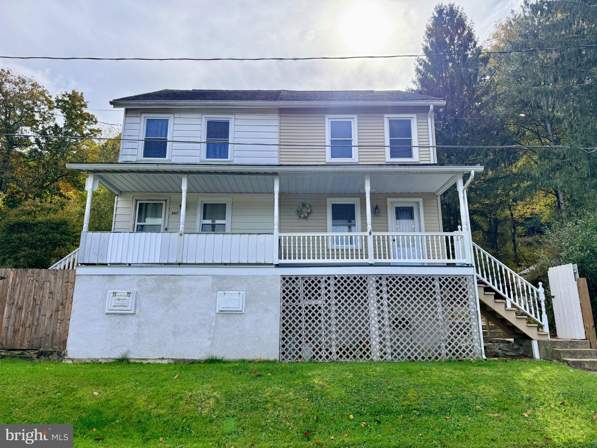 207 YARD STREET