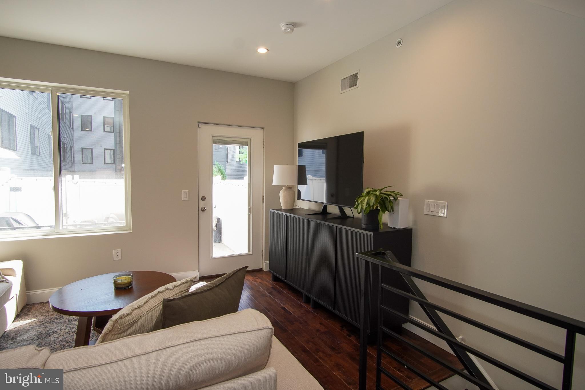 FRANCISVILLE - Residential