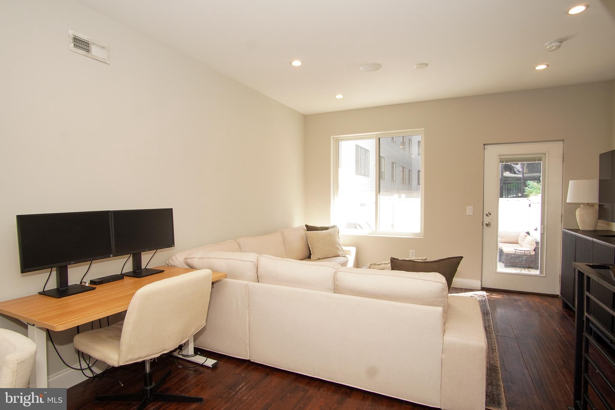 FRANCISVILLE - Residential