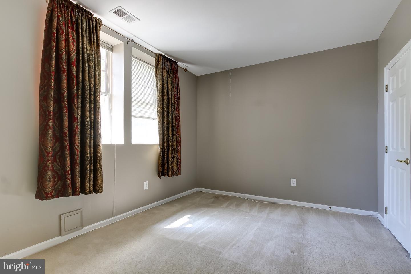 KING FARM - Residential Lease