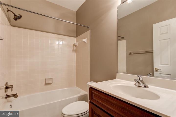 KING FARM - Residential Lease