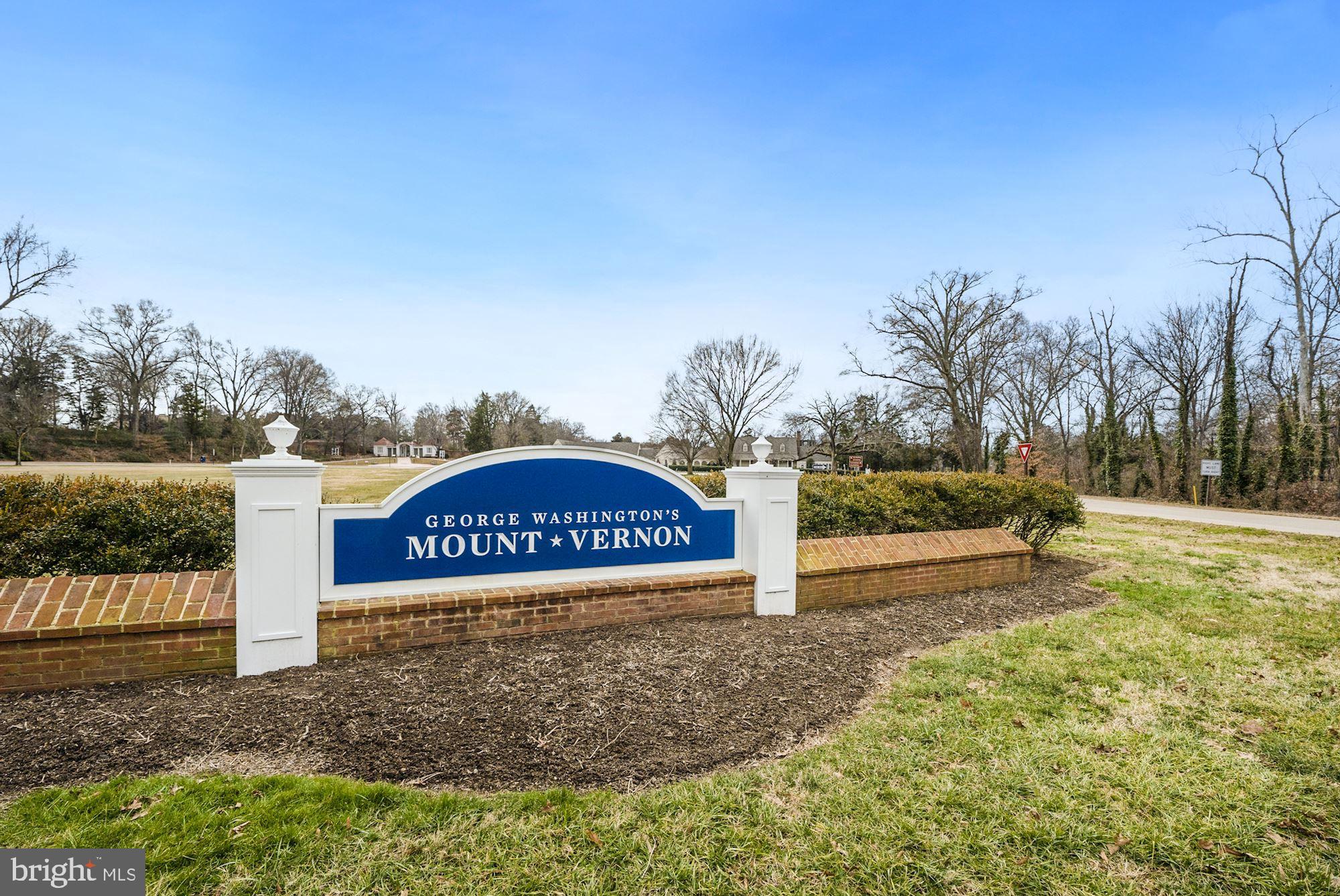 CLUSTERS AT WOODLAWN - Residential