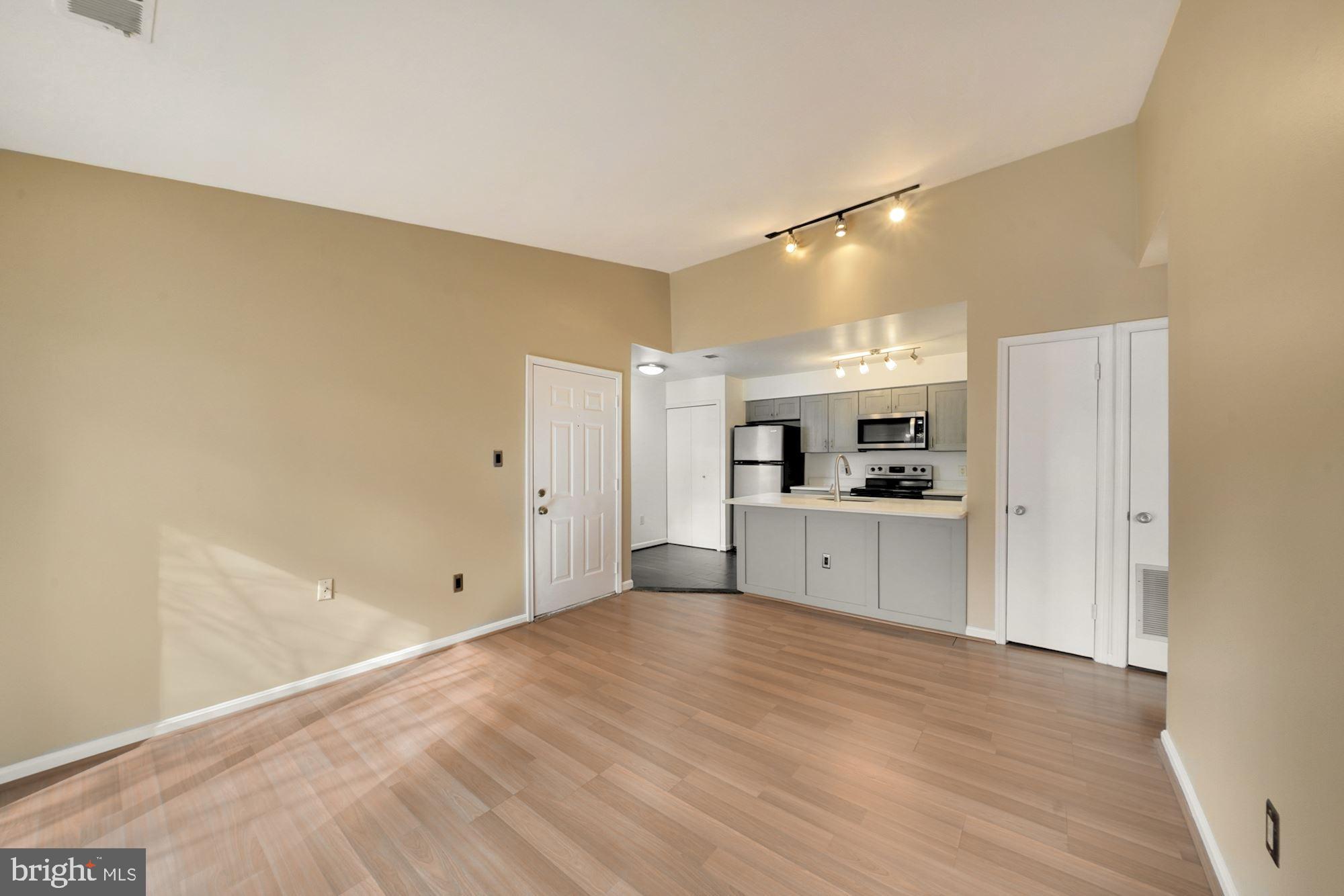 CLUSTERS AT WOODLAWN - Residential