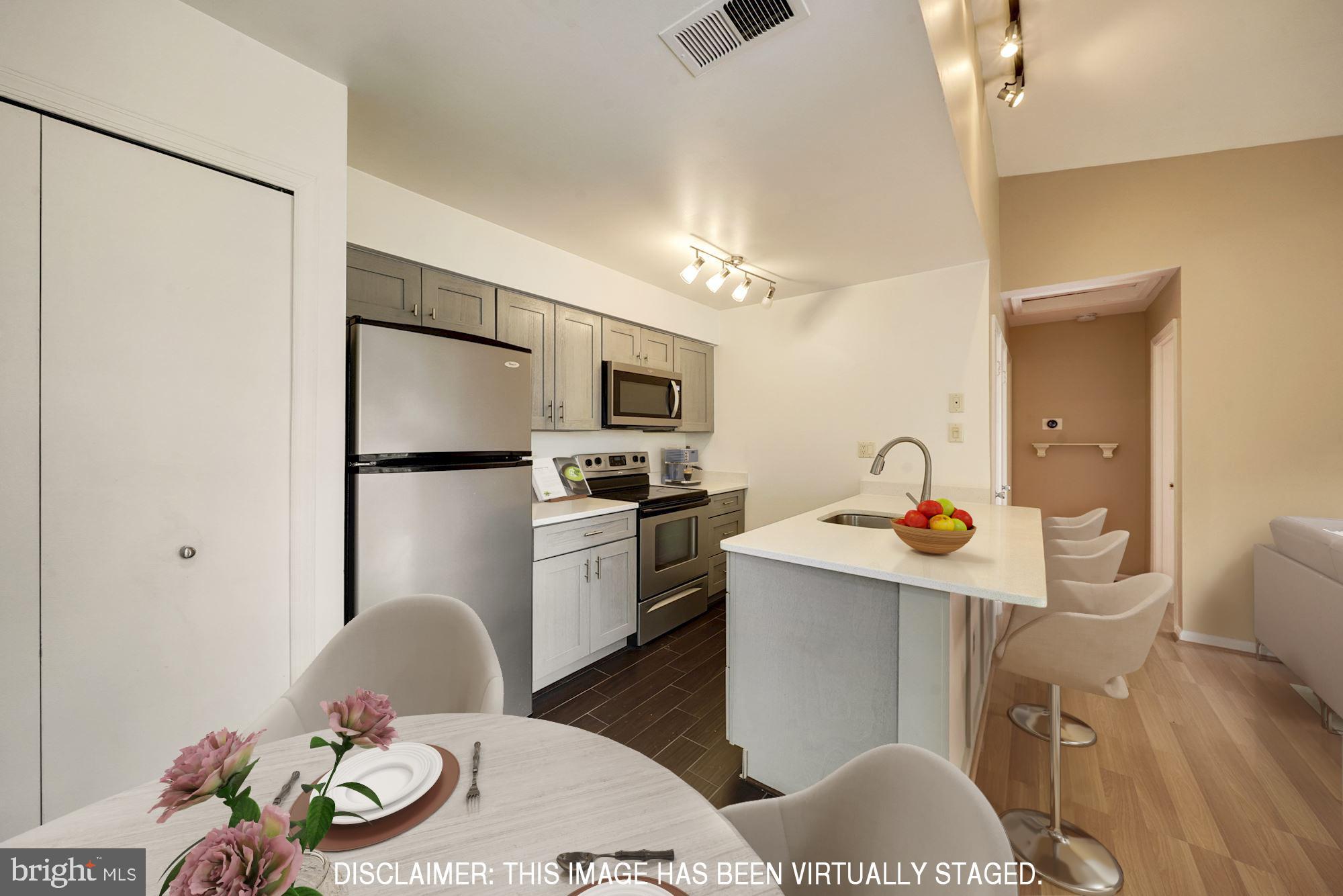 CLUSTERS AT WOODLAWN - Residential