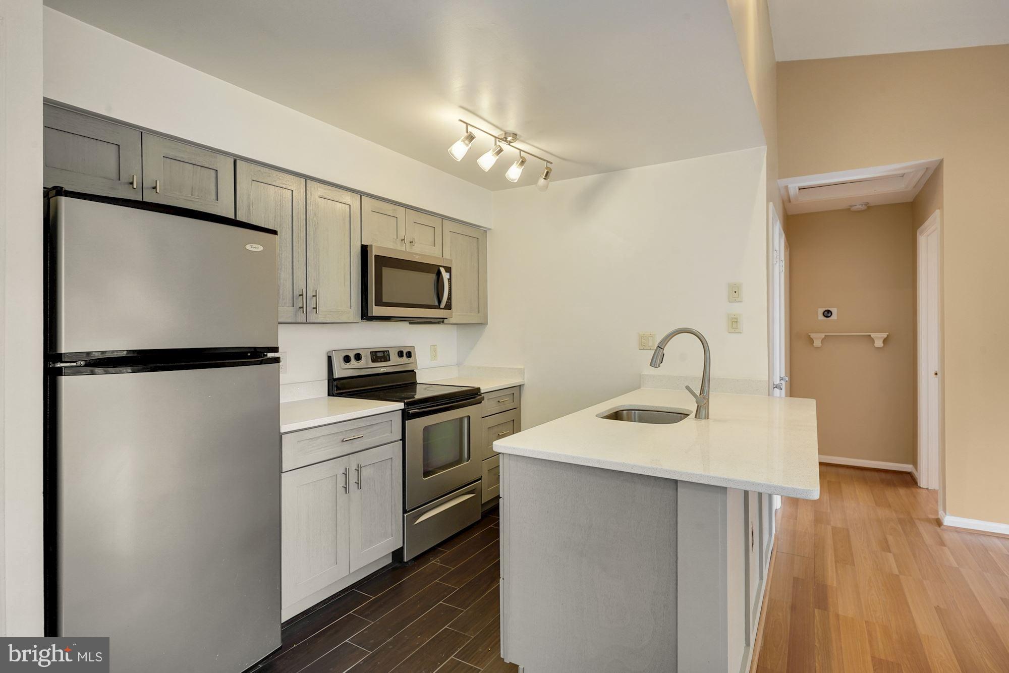 CLUSTERS AT WOODLAWN - Residential