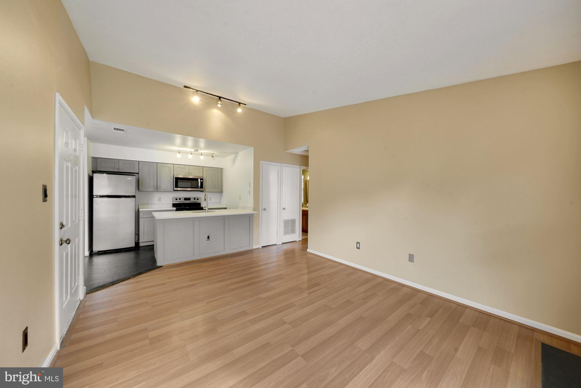 CLUSTERS AT WOODLAWN - Residential