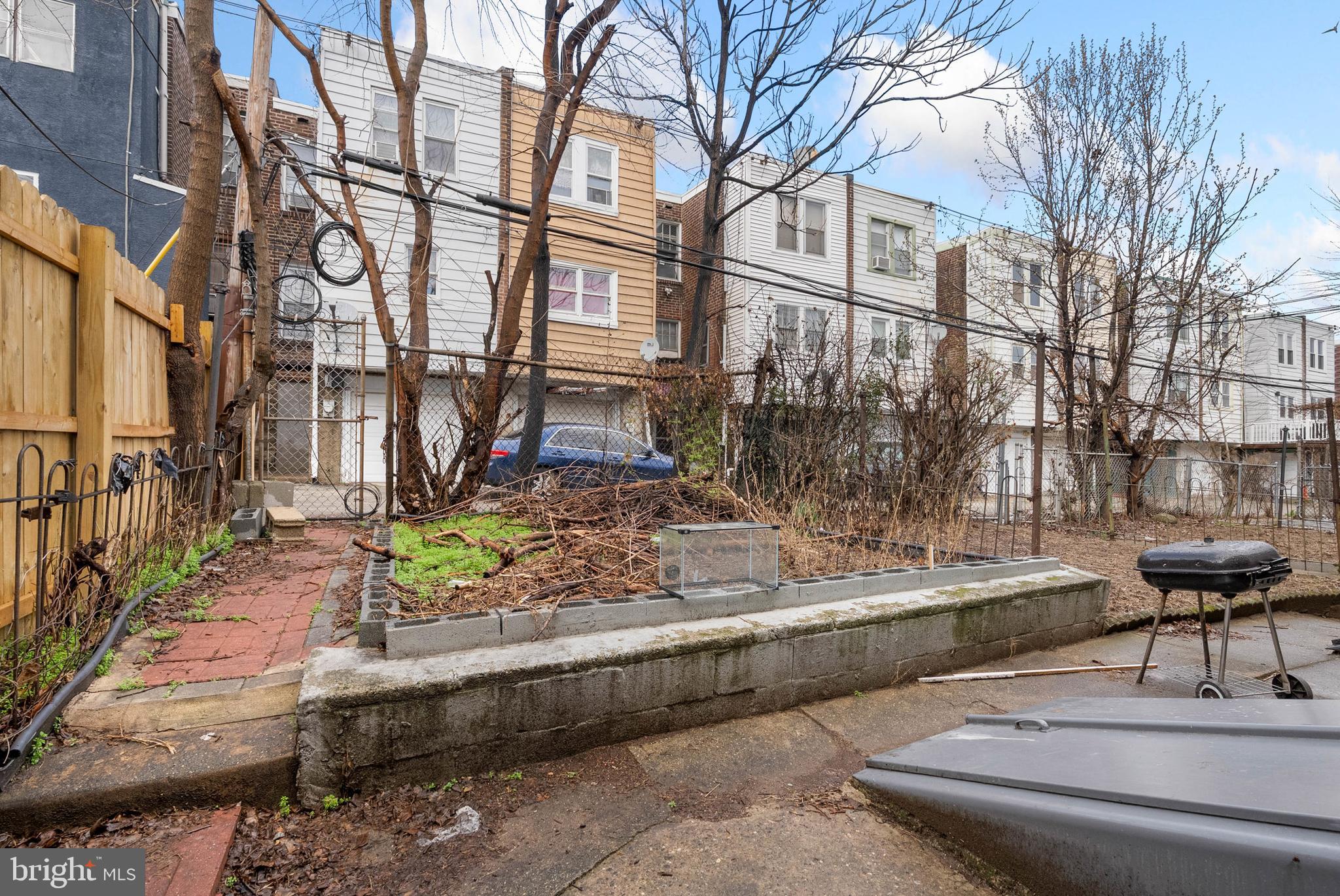 PHILADELPHIA (WEST) - Residential