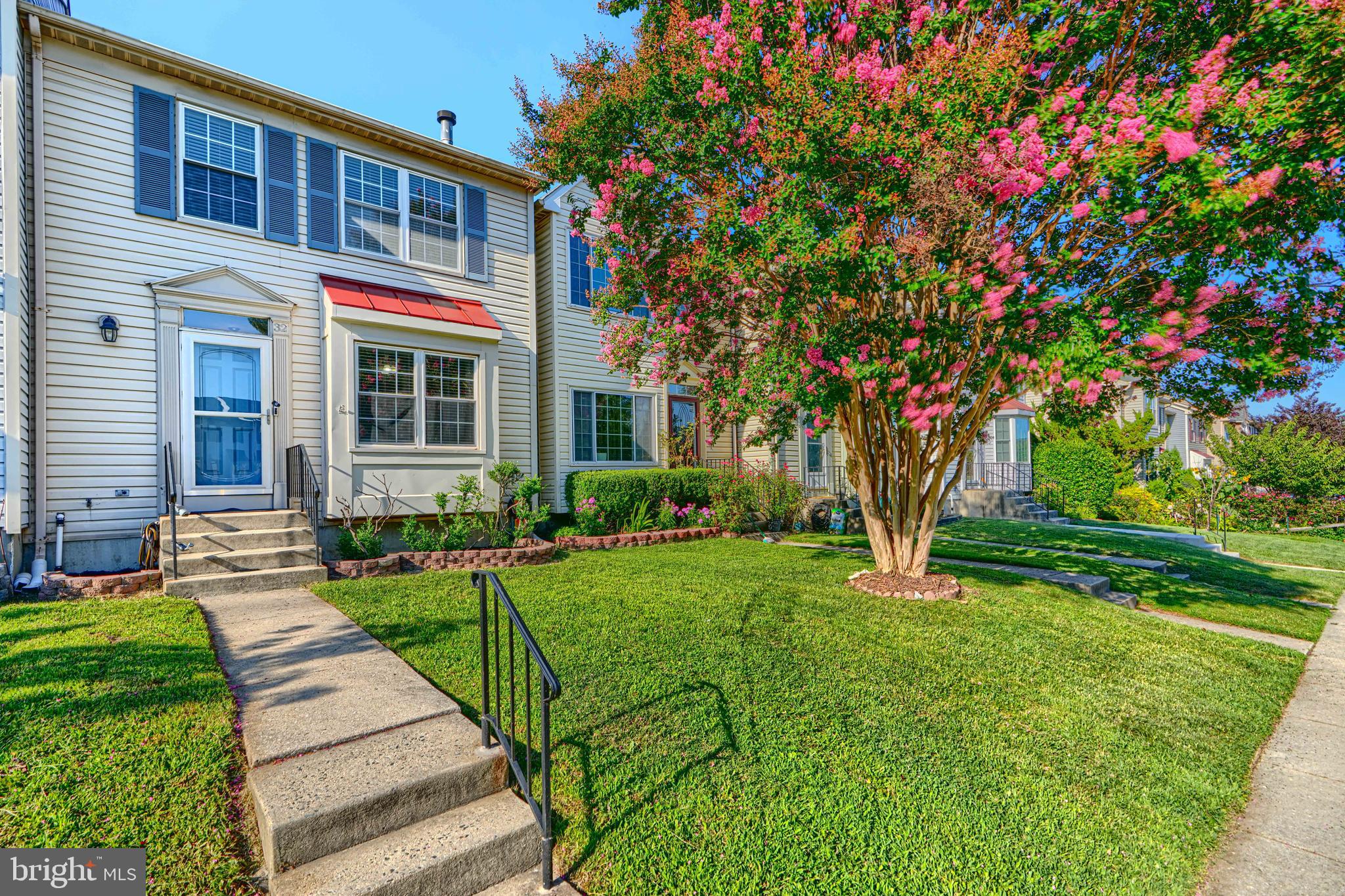 32 GILLAND COURT