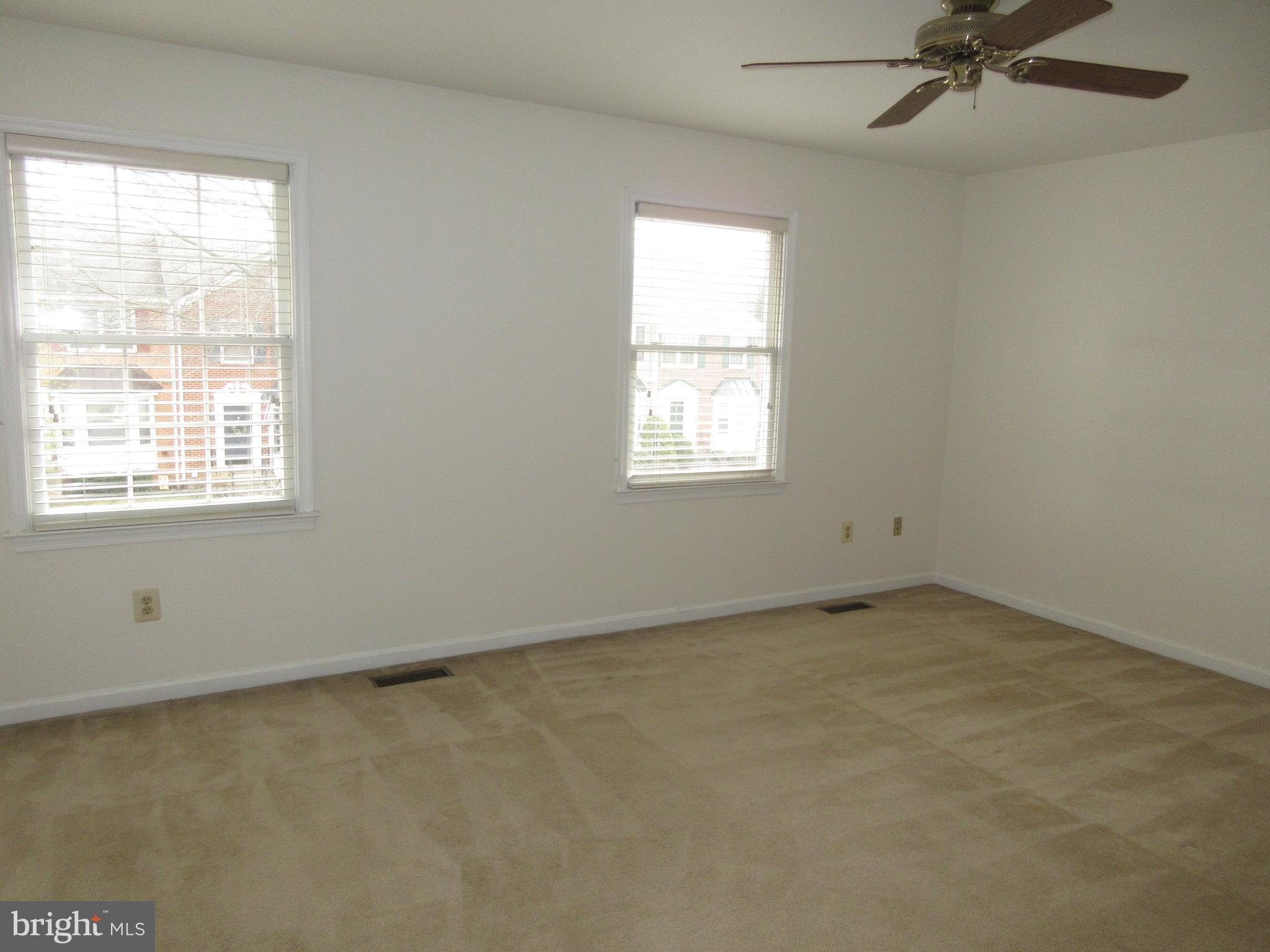 LANDSDOWNE - Residential Lease