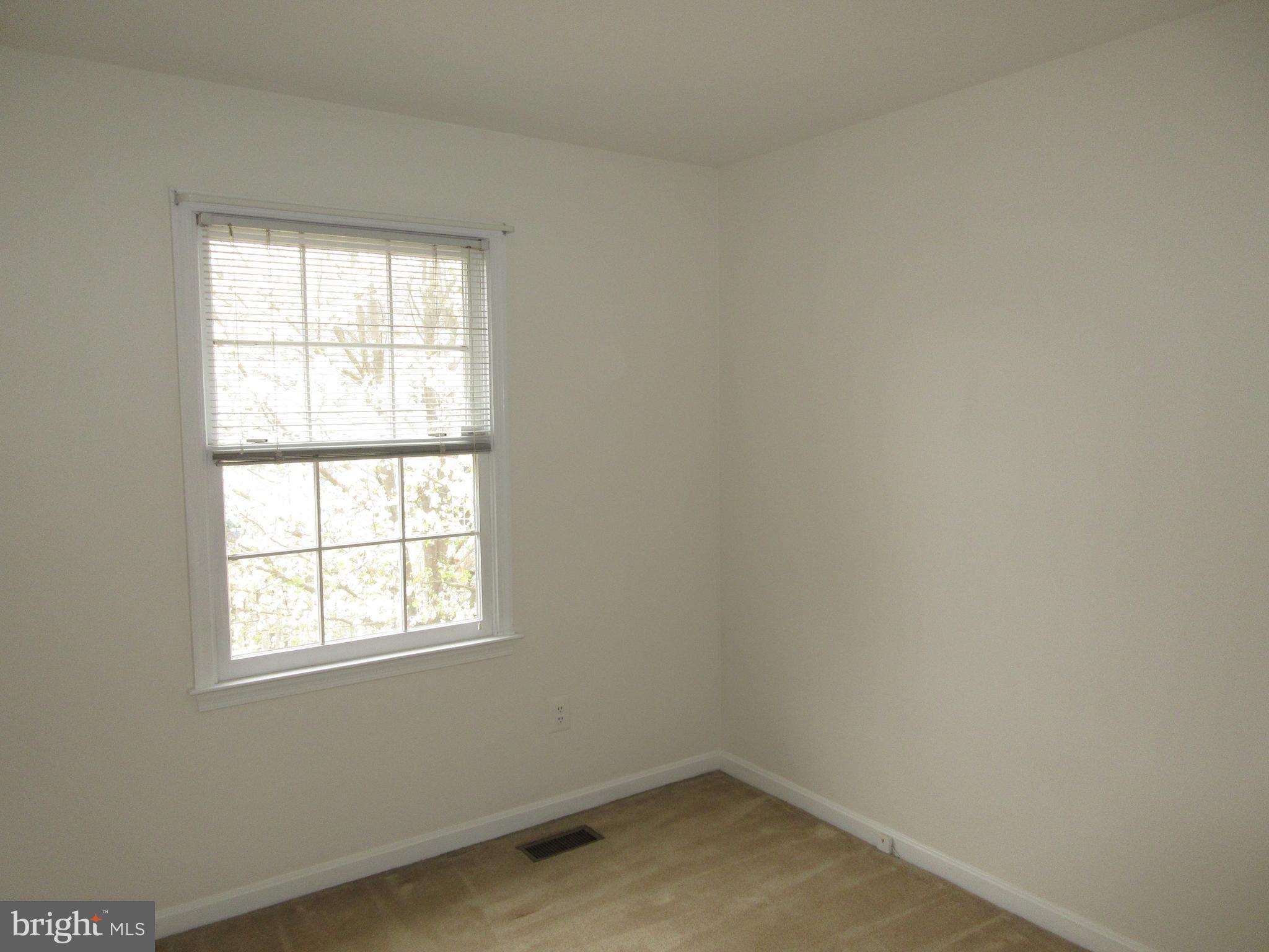 LANDSDOWNE - Residential Lease