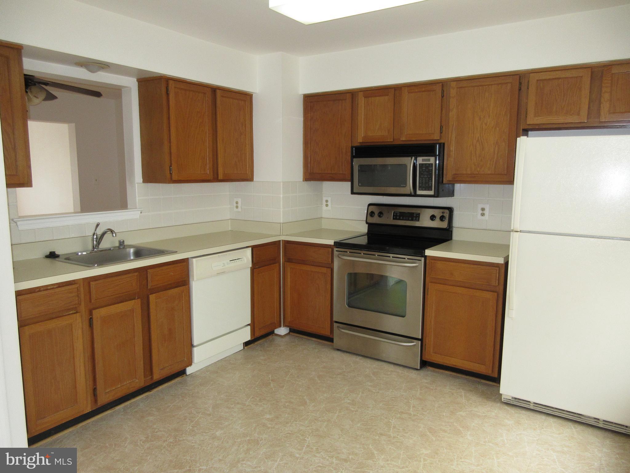 LANDSDOWNE - Residential Lease